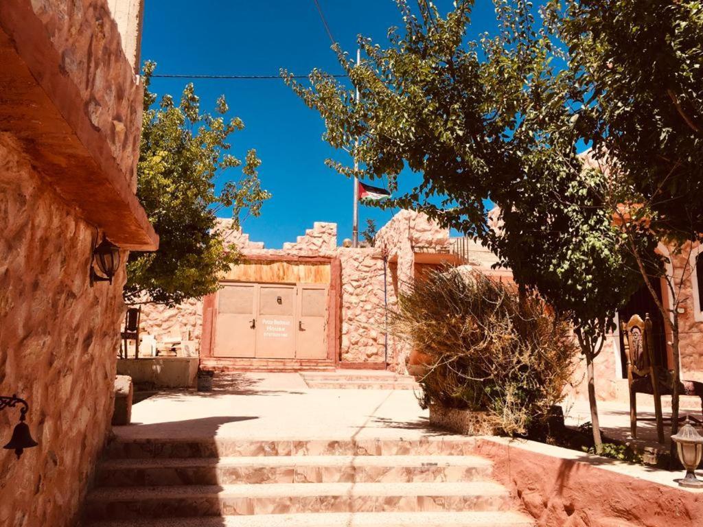 Guest House Attallah Wadi Musa Exteriör bild
