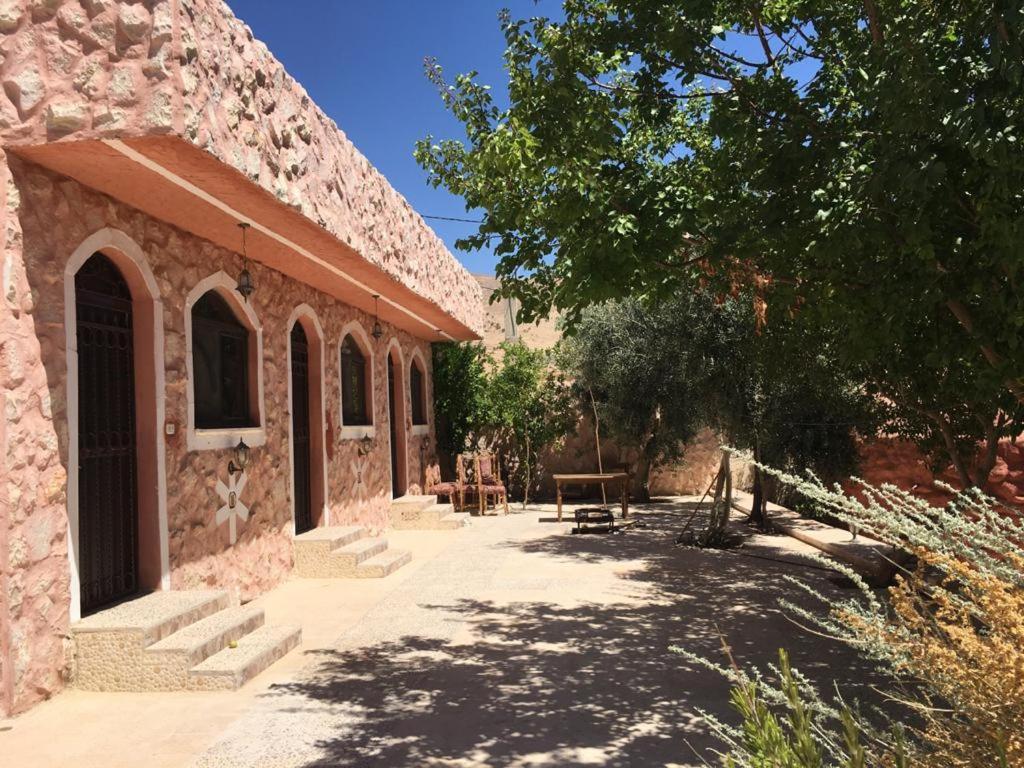 Guest House Attallah Wadi Musa Exteriör bild