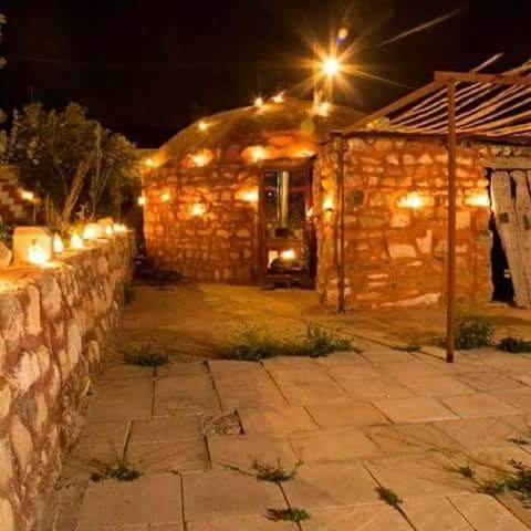 Guest House Attallah Wadi Musa Exteriör bild