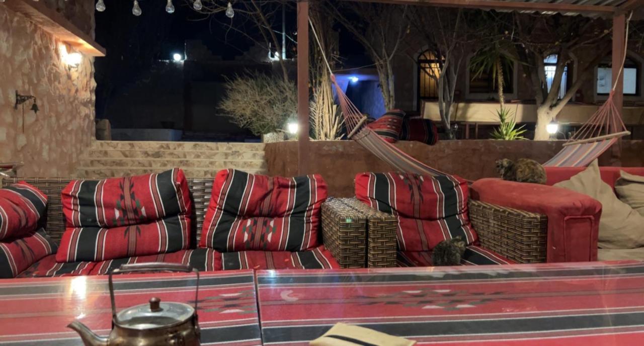 Guest House Attallah Wadi Musa Exteriör bild